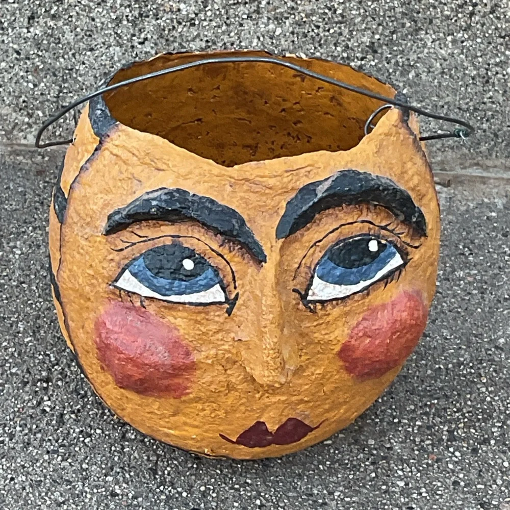 Paper Mache Halloween Bee Bucket - Picture 10 of 10